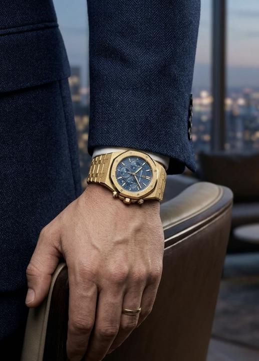 AUDEMARS _PIGUET WATCH BLUE QUARTZ WC 197