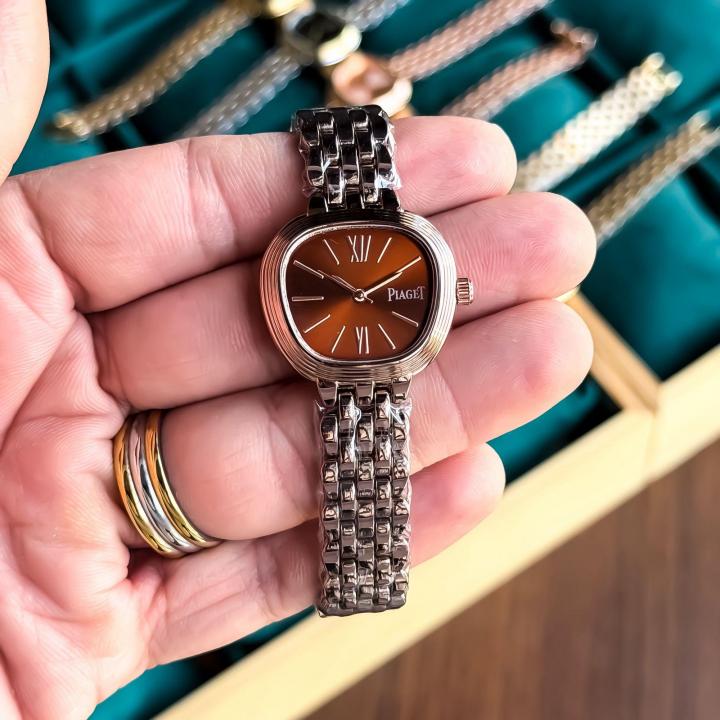 PIAGET FOR HER