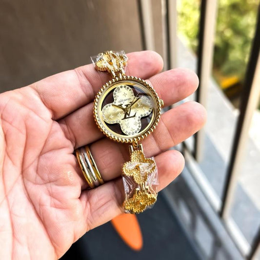 Loui_s Vuitton ladies watch gold dail